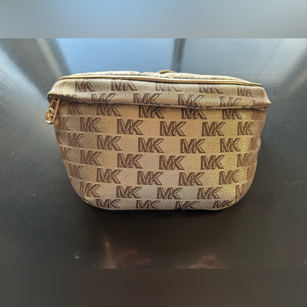 NWT Michael Kors Logo Fanny Pack